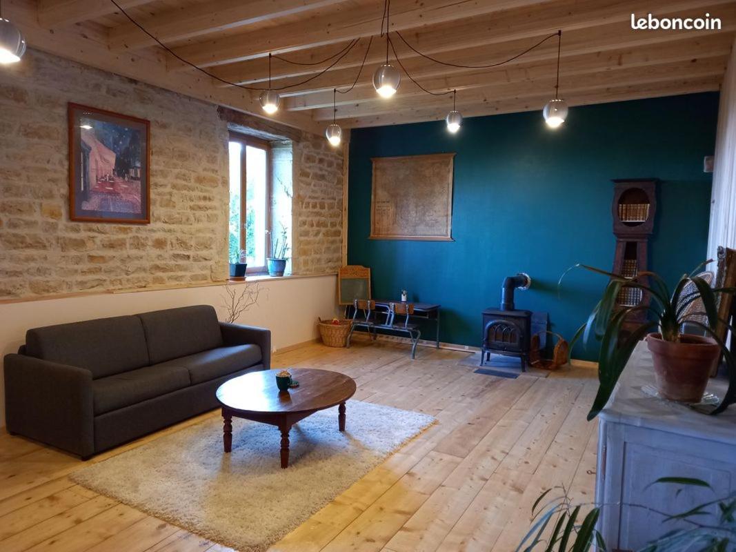 Appartement De Charme Dans Une Maison Isolee Presilly  エクステリア 写真