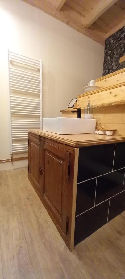 Appartement De Charme Dans Une Maison Isolee Presilly  エクステリア 写真