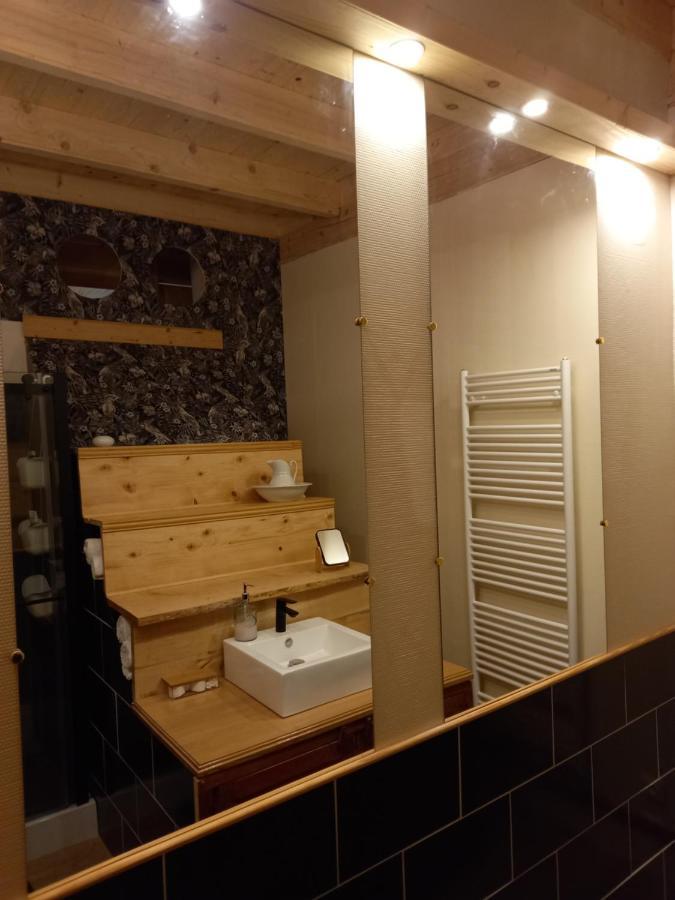 Appartement De Charme Dans Une Maison Isolee Presilly  エクステリア 写真